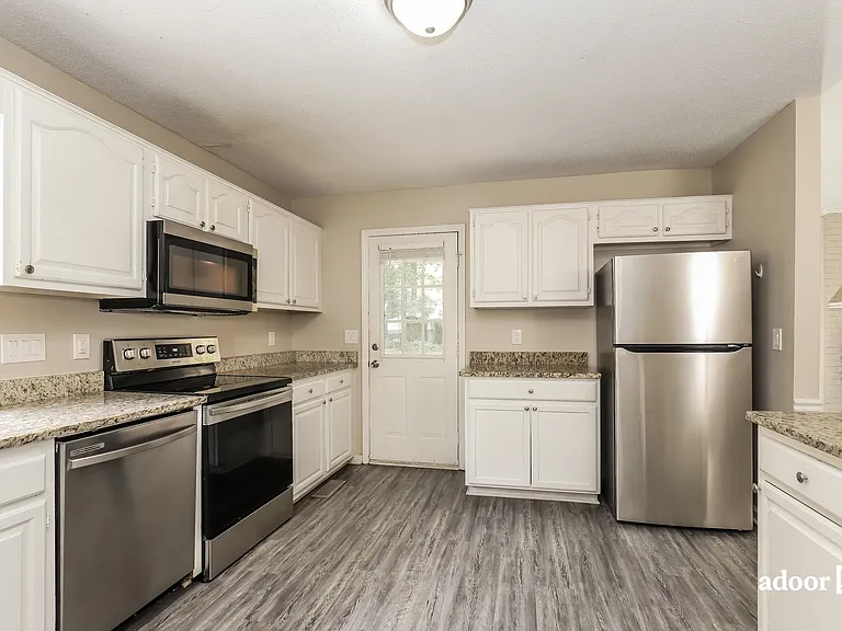 6321 Cardinal Wood Dr — Photo 7
