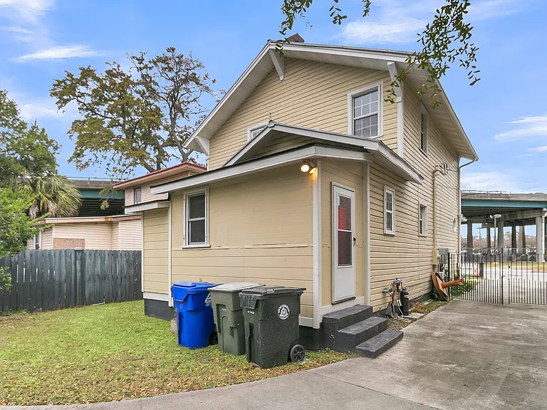 1195 King St — Photo 36