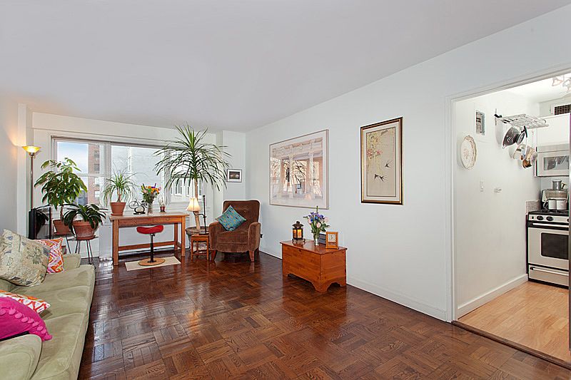 1st image of 101 W 12th St APT 9Y