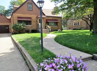 712 Highland Ave, Dixon, IL 61021