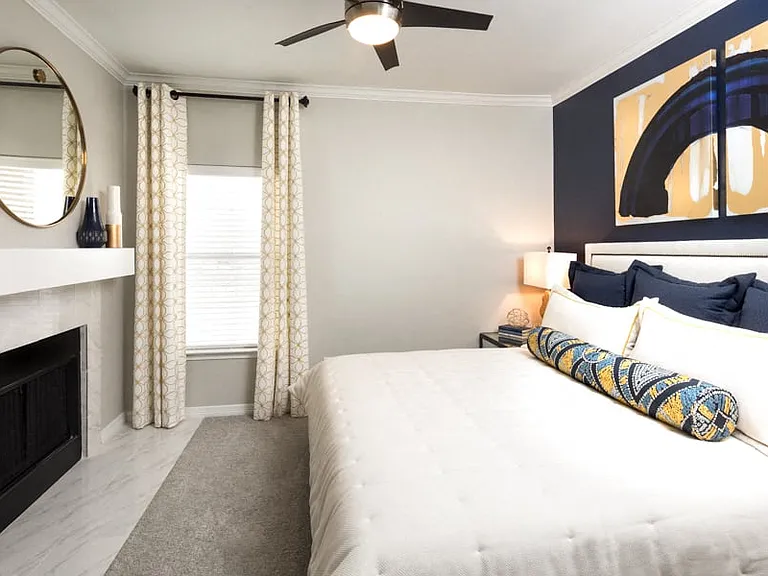 Ceiling fans in living room and bedrooms