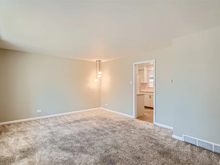 2732 S Garfield St — Photo 6