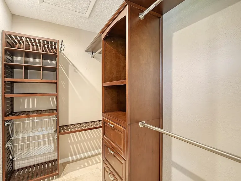 631 N Orange Ave #208 — Photo 17