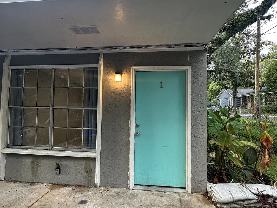 601 W 6th Ave #1