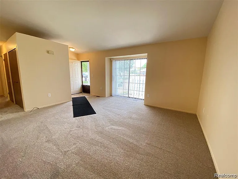 2101 Vine Way Dr #90 — Photo 6