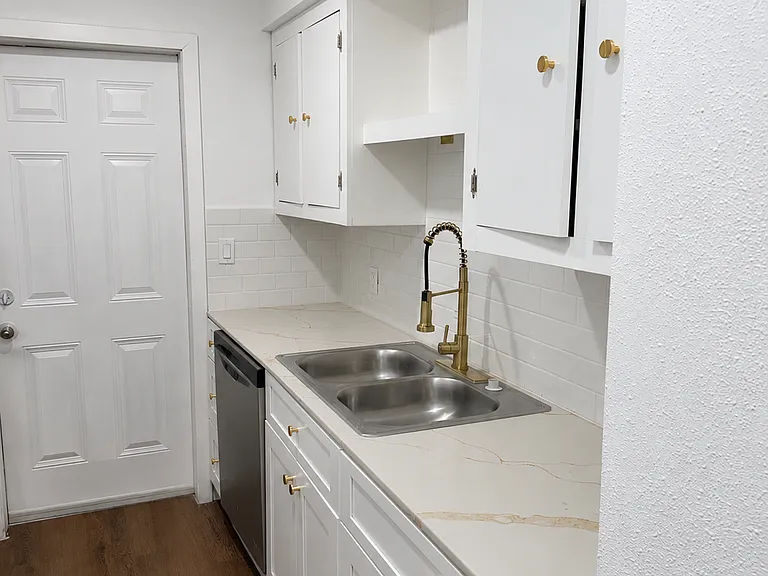 2712 Oakcliff St #3 — Photo 8