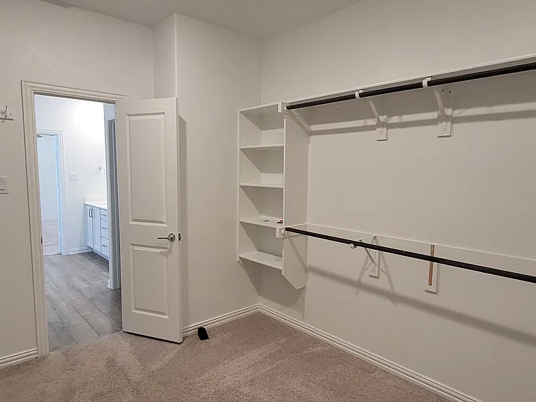 913 Rosebay Dr — Photo 13