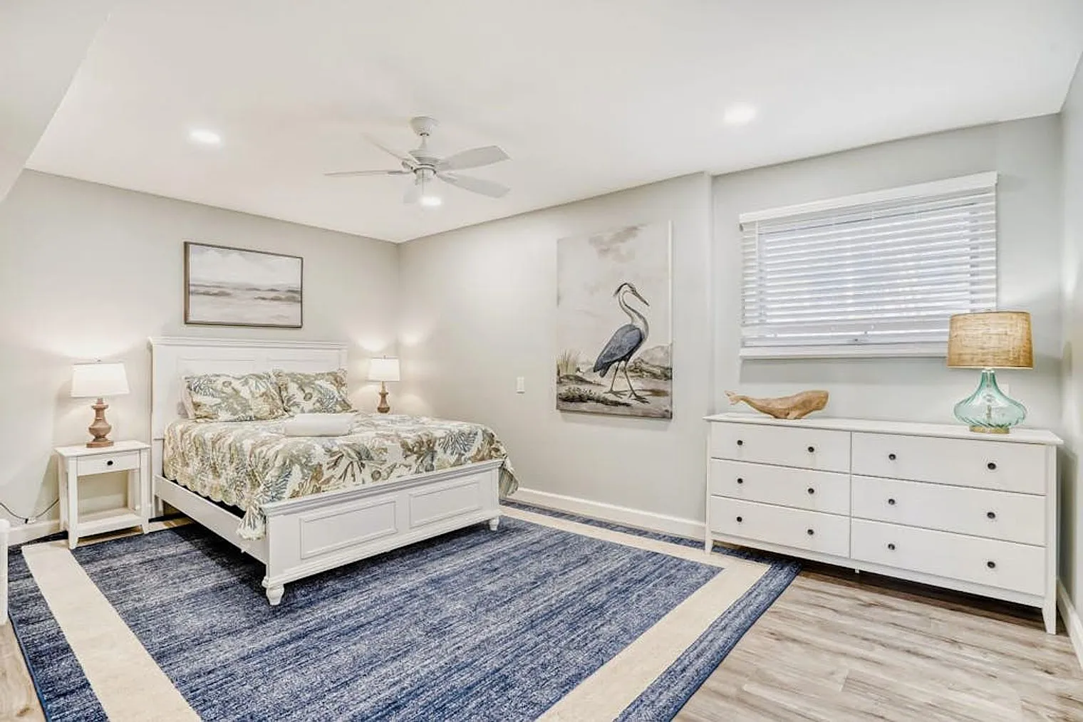 4 bed, 3.0 bath, 2142 sqft, $9,585 — Photo 4