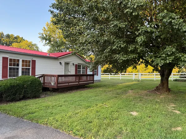 5732 Stotlar Rd, Herrin, IL 62918