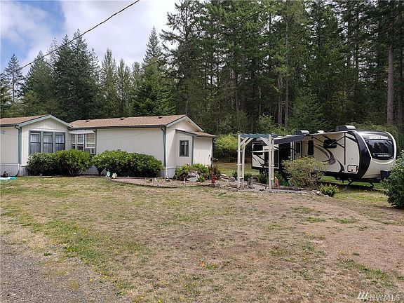 3rd image of 21 E Evergreen Way E