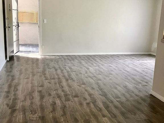 LARGE OPEN DINING ROOM ~