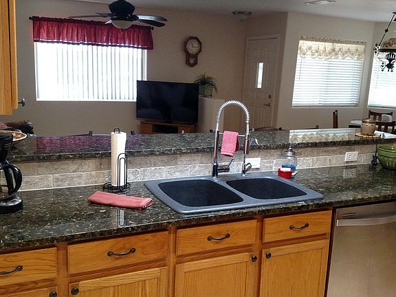 5th image of 3080 Shoshone Dr #101