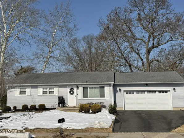 43 Lake Drive, Howell, NJ 07731