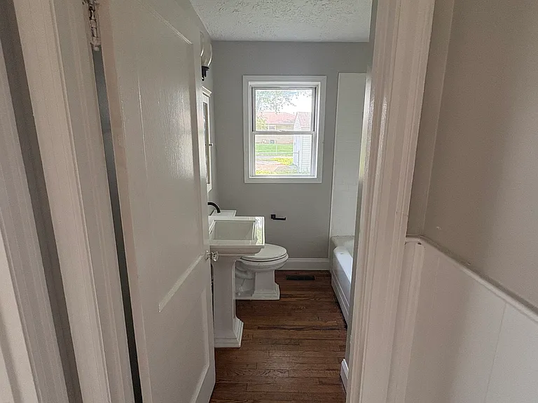 109 S Carlisle St — Photo 3