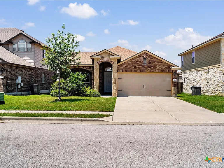 5634 Stonehaven Dr — Photo 1