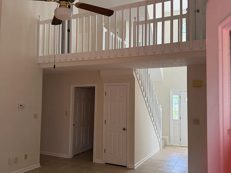 Open walkway to upstairs bedroom