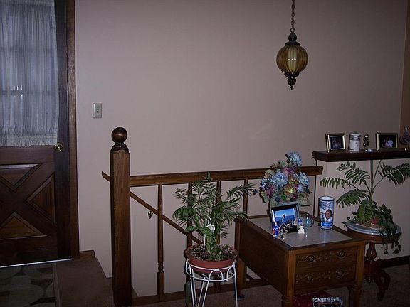 4th image of 844 Allegheny Ave