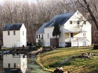 74 N High St, Clinton, CT 06413