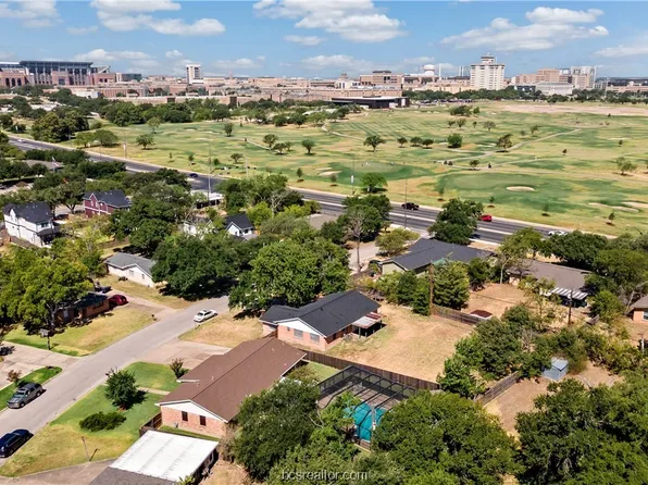 105 Redmond Dr, College Station, TX 77840