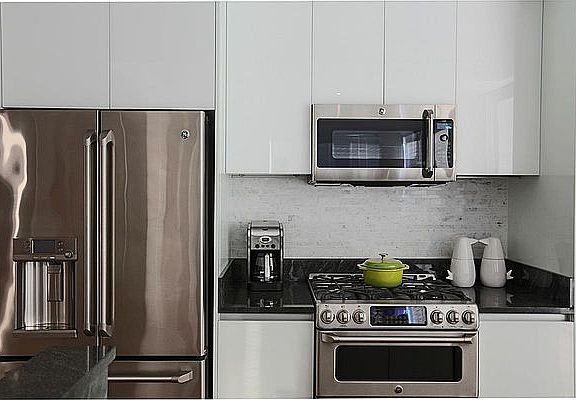 5th image of 300 E 56th St APT 14M