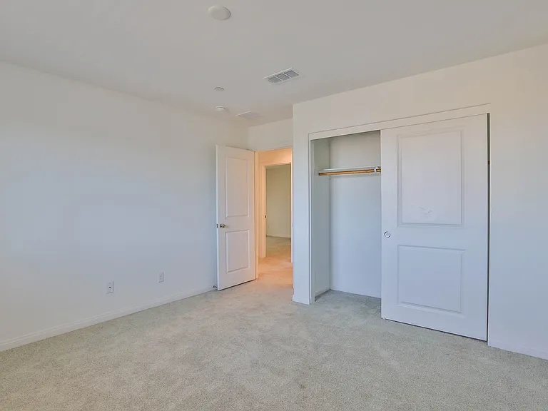 4551 Highland Ave — Photo 32
