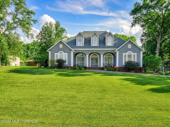 5402 Huckleberry Ln, Moss Point, MS 39562