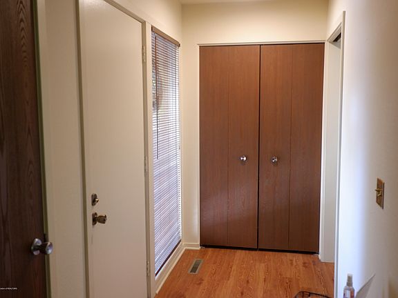 3rd image of 2514 Royce Ct