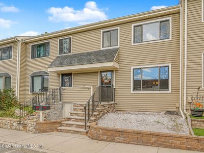 27 Berry Ct, Staten Island, NY, 10309