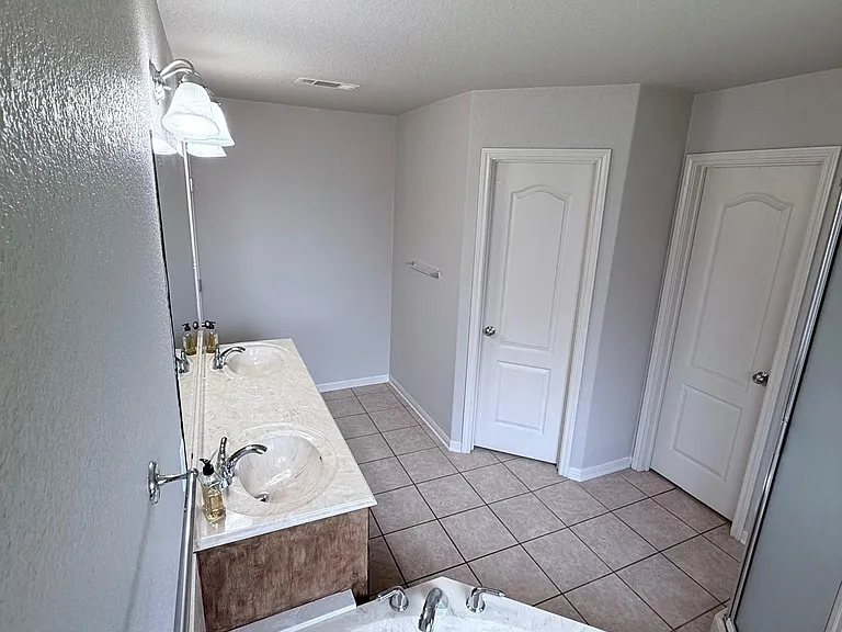 2708 Hydrangea Ave — Photo 27