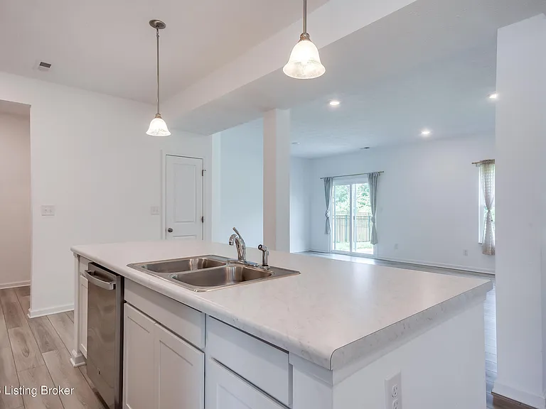 17010 Meander Way — Photo 15