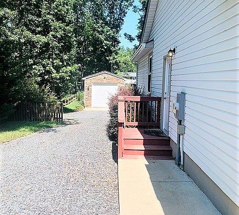 3rd image of 12717 Flintlock Dr