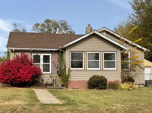802 Sawyer Rd, Rockford, IL 61109