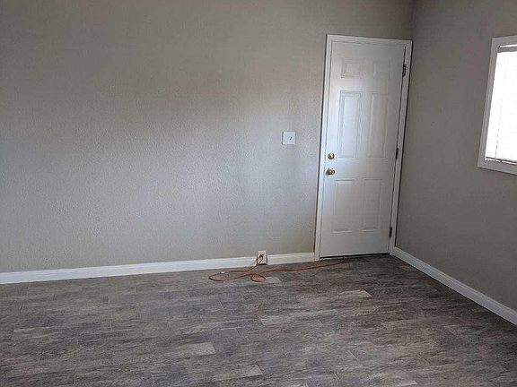 3rd image of 2326 30th St