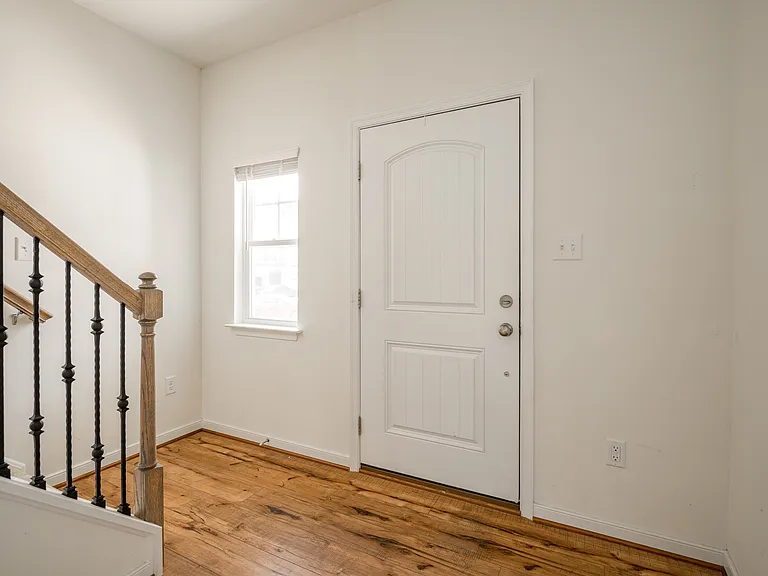 18352 Palisades Ct — Photo 6