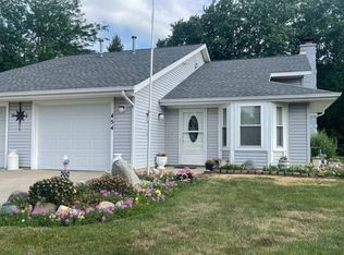 454 Maple Ln, Nappanee, IN 46550