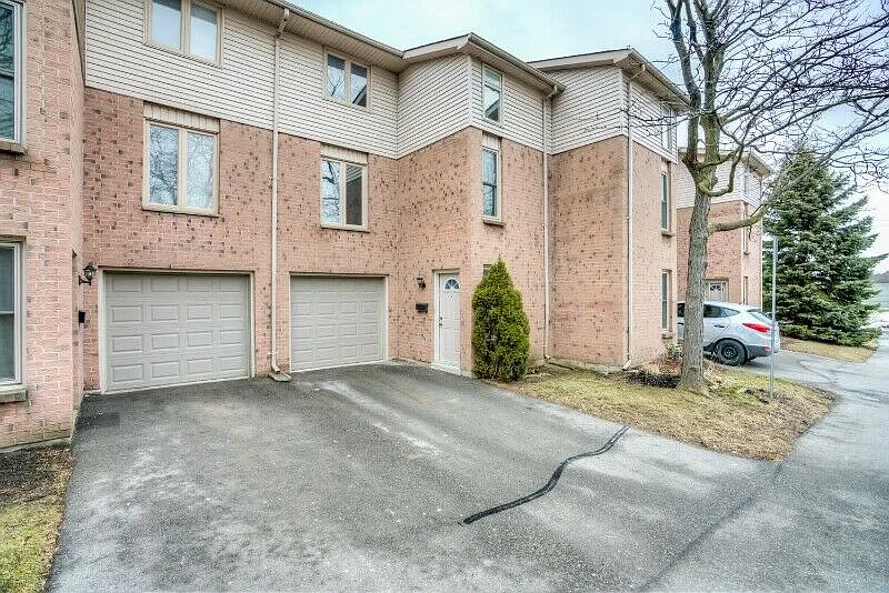 1855 Aldersbrook Road London — Photo 1