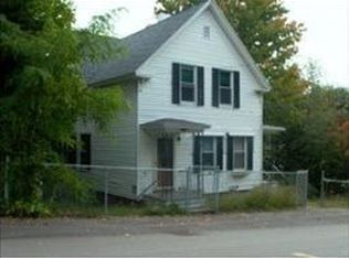 51 North St, Laconia, NH 03246