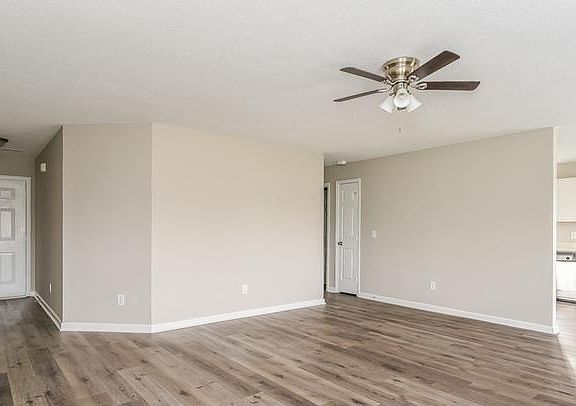 2nd image of 41 Landerwood Ct #3