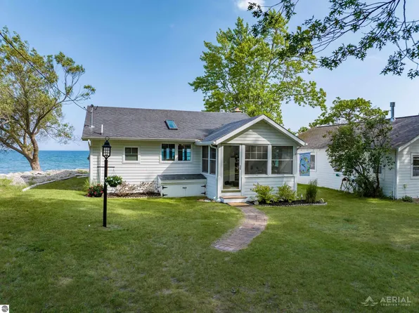 735 W Ln, East Tawas, MI 48730