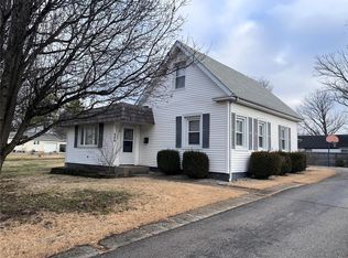 241 N Hamilton St, Hillsboro, IL 62049