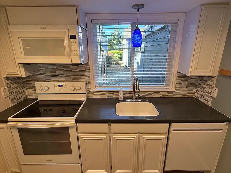 10640 SW Del Monte Dr — Photo 4