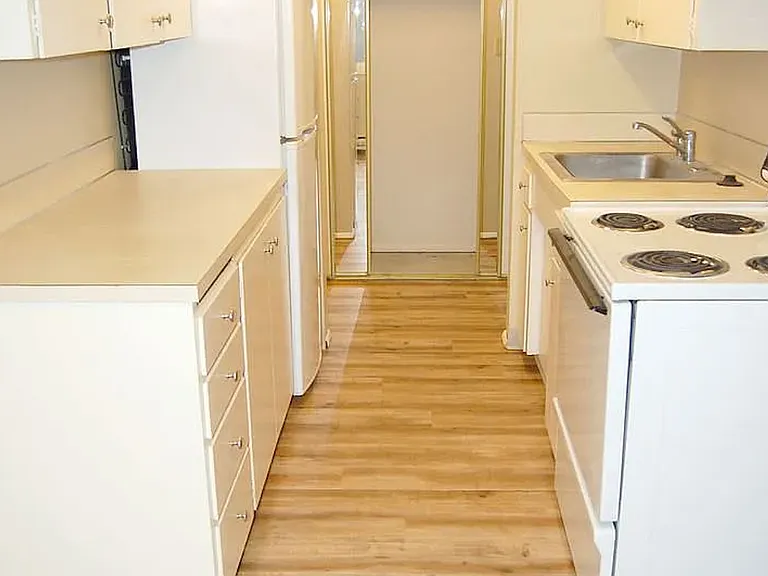 424 Summit Ave E #1 — Photo 8