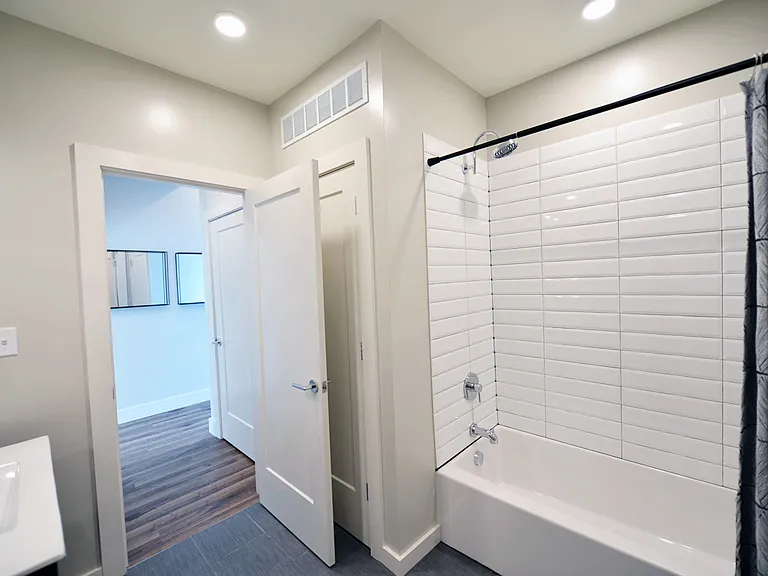 415 Debaliviere Ave #215 — Photo 23