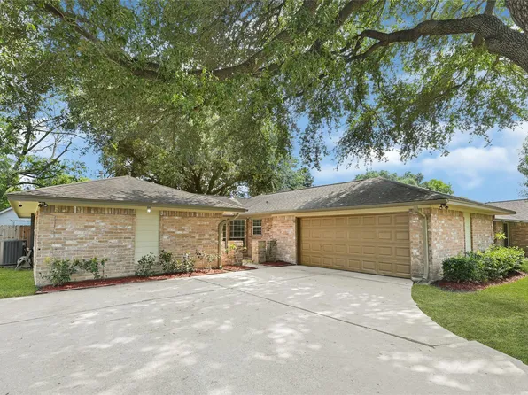 7323 Log View Dr, Houston, TX 77040