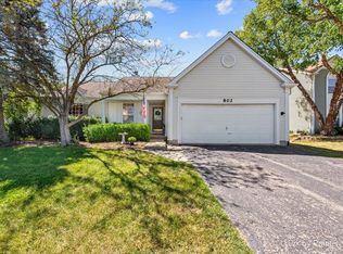802 Burning Trl, Carol Stream, IL 60188