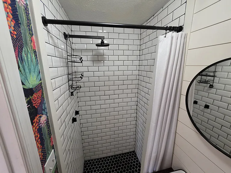2803 E Monroe St — Photo 13