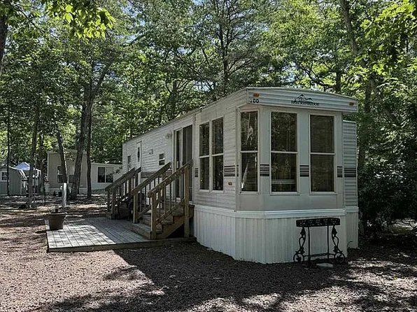 810 S Shore Rd #100, Marmora, NJ 08223