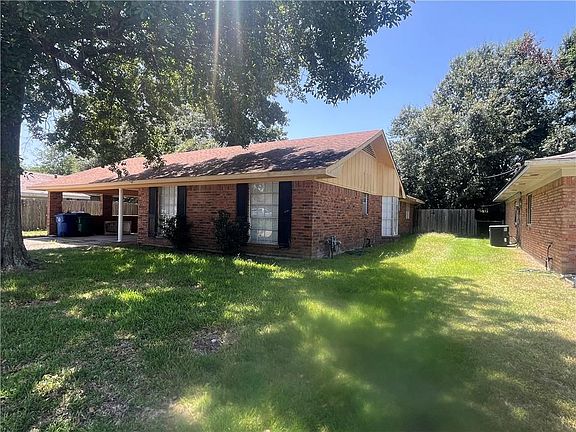 2nd image of 1423 Englewood Dr