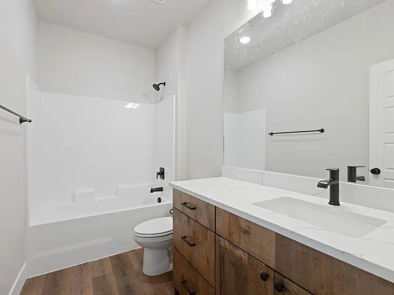 656 Jeanine Dr — Photo 37