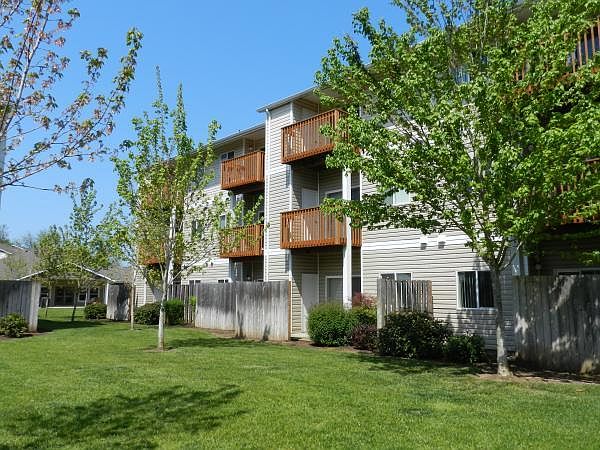 1st image of 675 White Oak Cir #0kgc3qgst